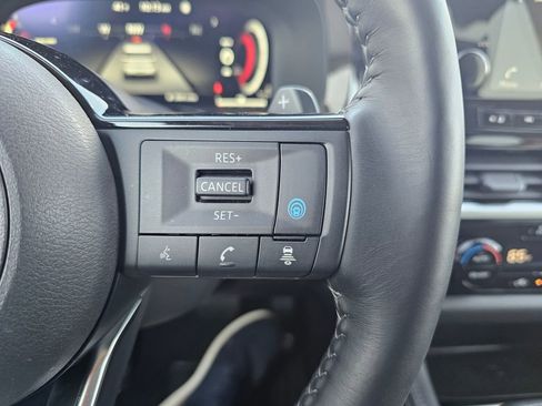 Used 2024 Nissan Pathfinder Platinum image 28