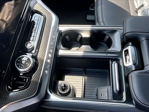 New 2026 Ford Expedition Platinum w/ Stealth Performance Package AWD/4WD image 8