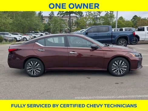 Used 2025 Nissan Altima 2.5 SV FWD image 3