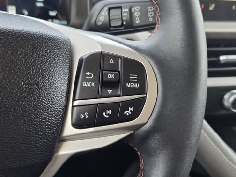 Certified 2025 Ford Explorer Active w/ Active Comfort Package image 29