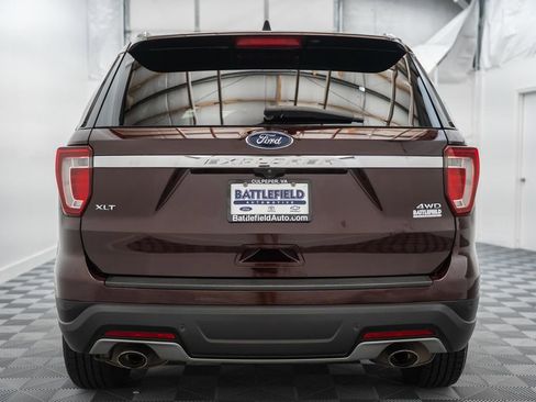 Used 2018 Ford Explorer XLT AWD/4WD image 5