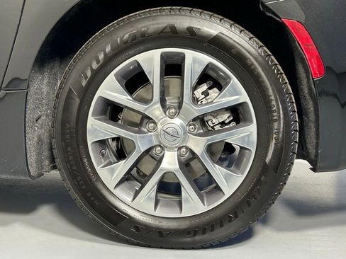 Used 2022 Chrysler Pacifica Pinnacle image 40