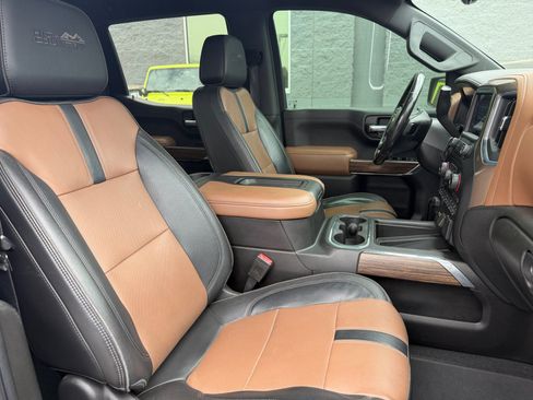 Used 2021 Chevrolet Silverado 1500 High Country w/ Technology Package AWD/4WD image 30