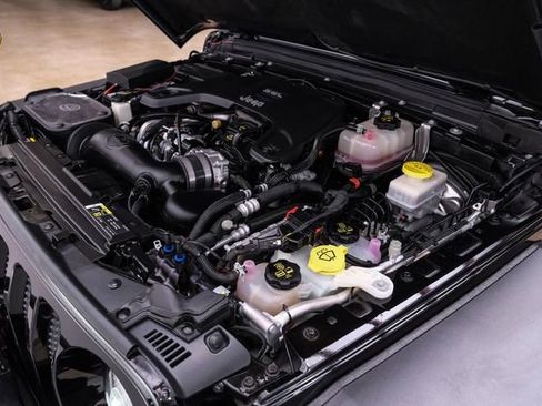 Used 2021 Jeep Wrangler Unlimited Sport image 31