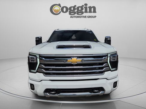 Used 2025 Chevrolet Silverado 3500 High Country w/ Technology Package AWD/4WD image 8