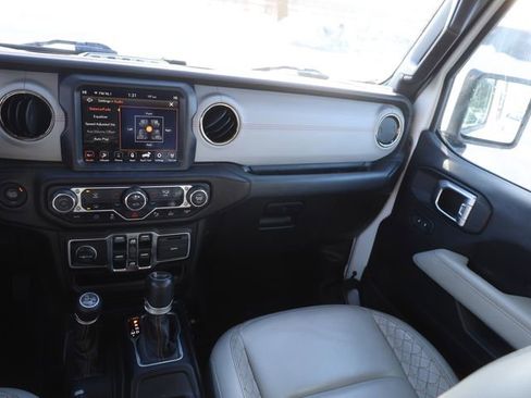 Used 2021 Jeep Wrangler Unlimited Sahara AWD/4WD image 26
