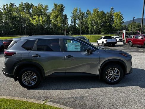 New 2026 Nissan Rogue S image 4