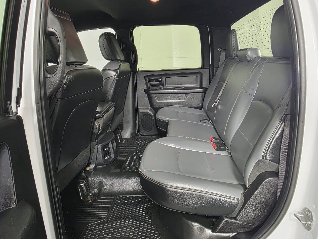 Used 2022 RAM 2500 Tradesman w/ Chrome Appearance Group AWD/4WD image 15