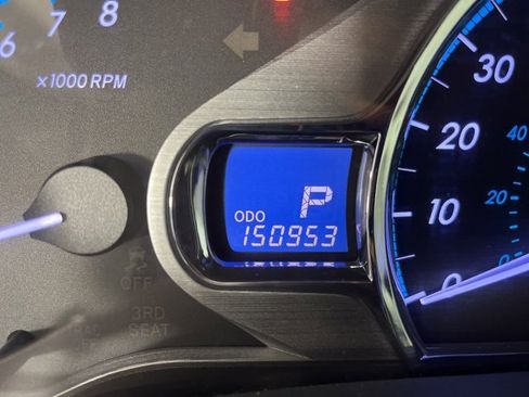 Used 2013 Toyota Sienna XLE image 30