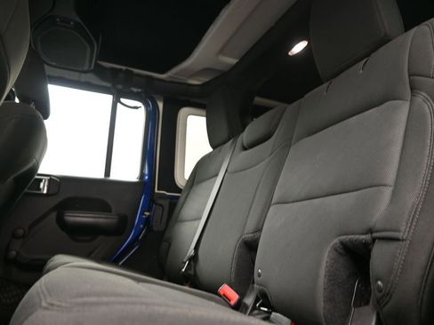 Used 2018 Jeep Wrangler Unlimited Sport AWD/4WD image 13