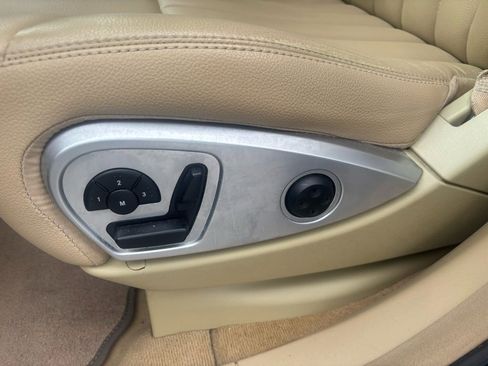 Used 2010 Mercedes-Benz R 350 4MATIC image 10