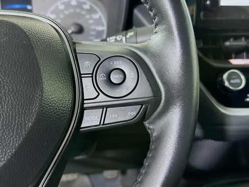 Used 2025 Toyota Corolla SE image 17