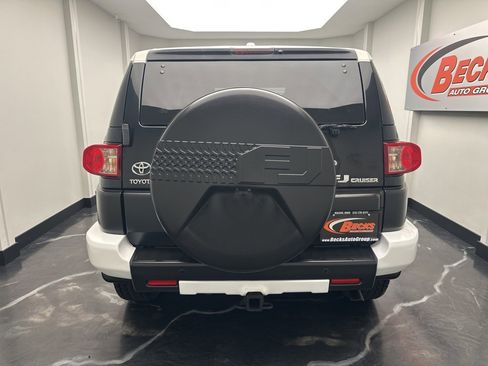 Used 2011 Toyota FJ Cruiser 4WD image 24