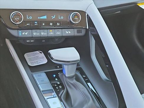 New 2026 Hyundai Elantra Limited image 12