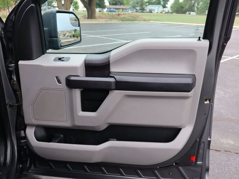 Used 2015 Ford F150 XL w/ Equipment Group 101A Mid AWD/4WD image 26