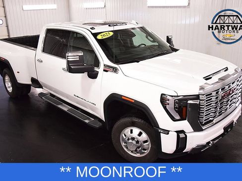 Used 2025 GMC Sierra 3500 Denali w/ Denali Reserve Package AWD/4WD image 11
