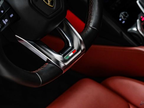 Used 2022 Lamborghini Urus image 48