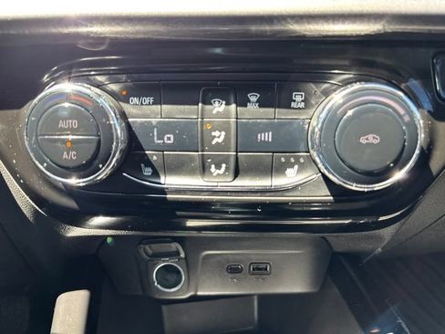Used 2024 Chevrolet Trax ACTIV w/ Driver Confidence Package FWD image 24