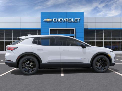 New 2026 Chevrolet Equinox EV LT w/ Midnight Package FWD image 5