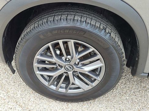 Used 2023 Nissan Rogue S AWD/4WD image 12