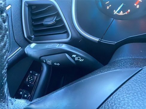 Used 2019 Ford Edge SEL image 23