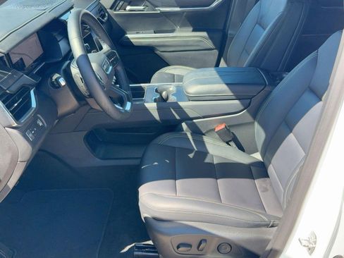 Used 2024 GMC Acadia Elevation w/ Luxury Package image 5