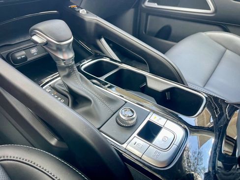 Used 2025 Kia Telluride S image 16