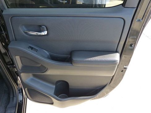 Used 2024 Nissan Frontier SV w/ SV Convenience Package image 15