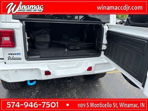 Used 2021 Jeep Wrangler Unlimited Sahara AWD/4WD image 9