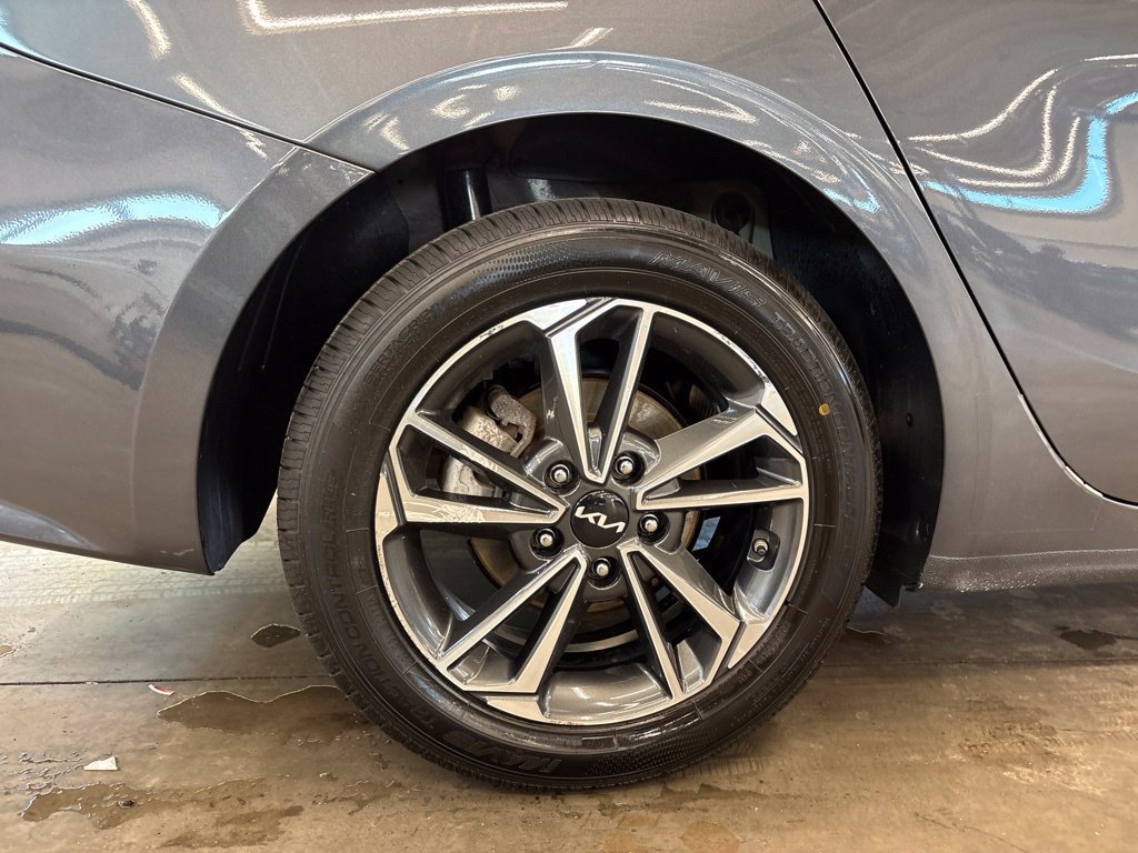 Certified 2024 Kia Forte LXS FWD image 30