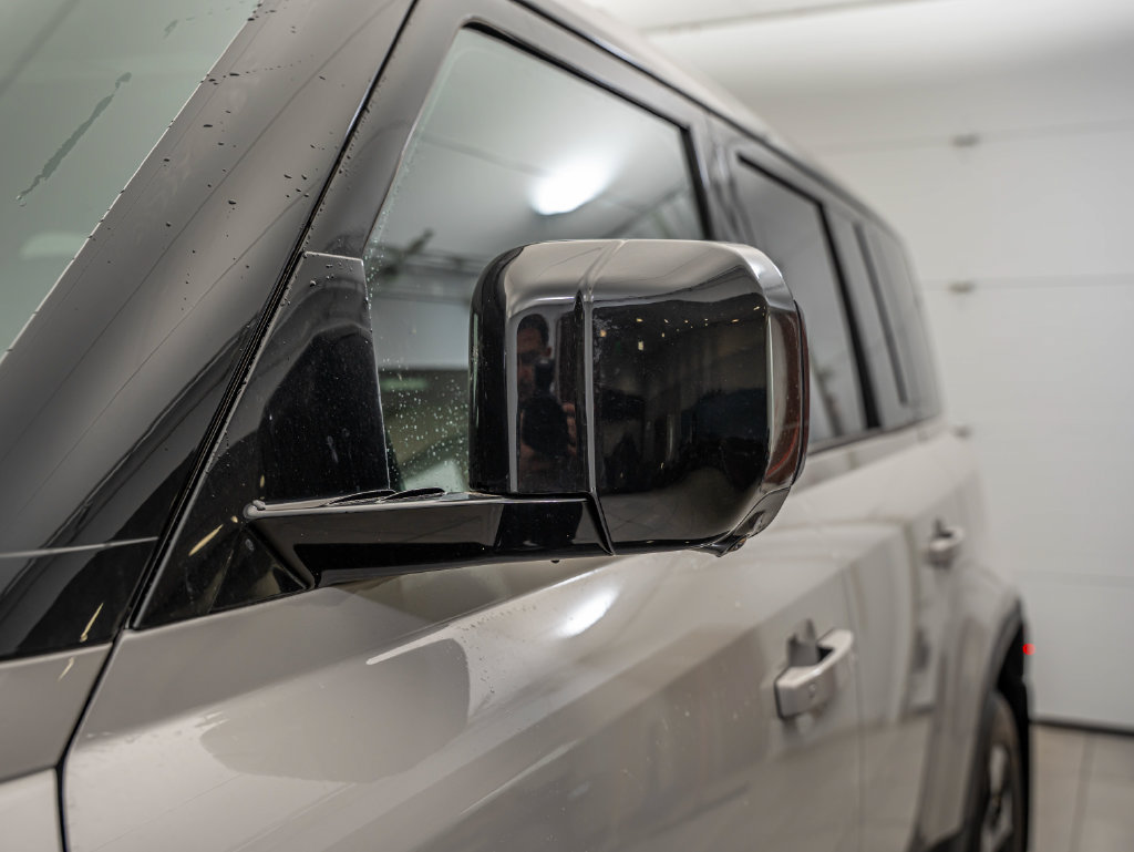 New 2026 Land Rover Defender 110 S AWD/4WD image 9