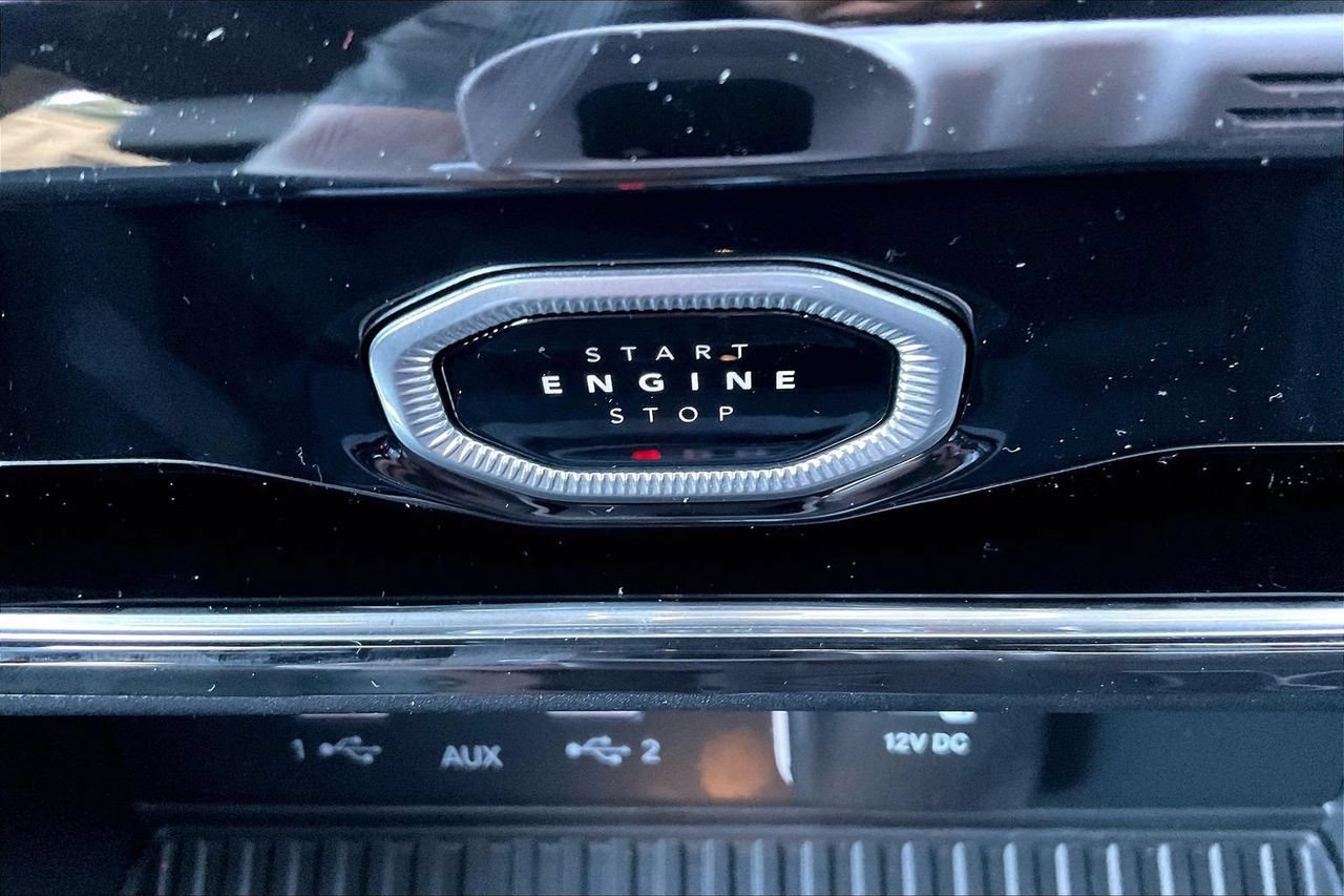 New 2027 Jeep Grand Cherokee Altitude AWD/4WD image 17