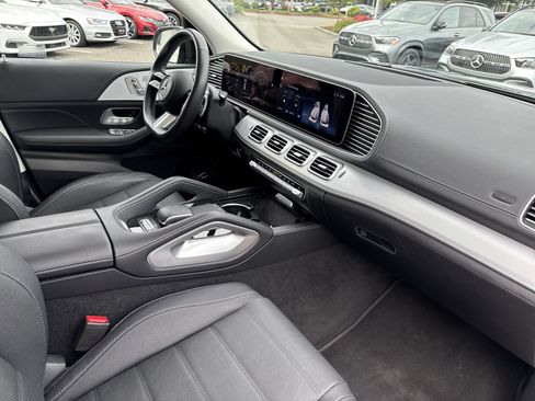 Used 2024 Mercedes-Benz GLS 580 4MATIC image 14