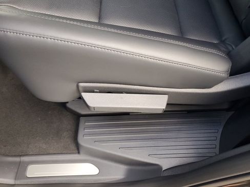 New 2025 Lincoln Navigator Reserve w/ Jet Appearance Package image 13