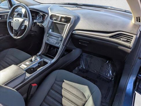 Used 2018 Ford Fusion SE w/ Fusion SE Technology Package image 20