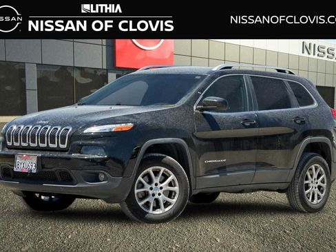 Used 2018 Jeep Cherokee Latitude Plus w/ Comfort/Convenience Group AWD/4WD image 1