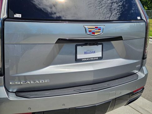 New 2026 Cadillac Escalade ESV Platinum Sport AWD/4WD image 15