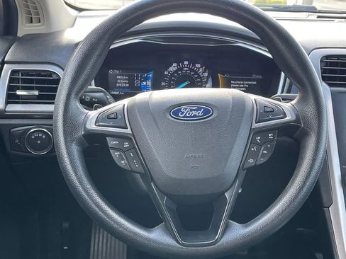 Used 2019 Ford Fusion SE image 26