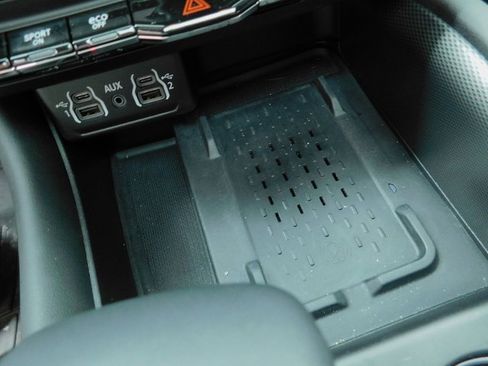 Used 2025 Dodge Durango R/T image 33