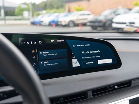 Used 2024 Lucid Air Touring AWD/4WD image 15