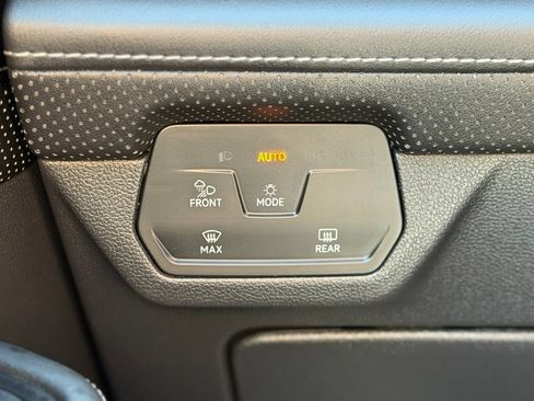 Used 2024 Volkswagen Atlas Cross Sport SE AWD/4WD image 21