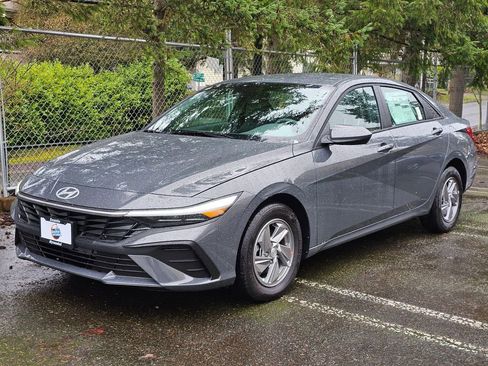 New 2026 Hyundai Elantra SE image 2