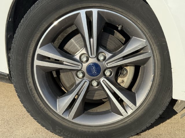 Used 2017 Ford Focus SE FWD image 9