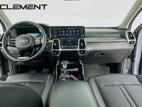 Used 2023 Kia Sorento SX AWD/4WD image 12