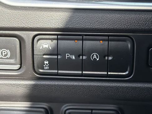 Used 2023 Chevrolet Suburban Premier image 23