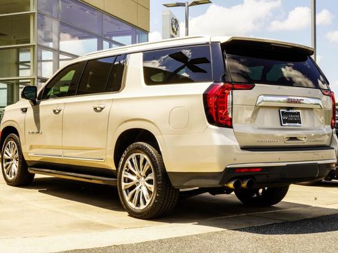 Used 2021 GMC Yukon XL Denali RWD image 10