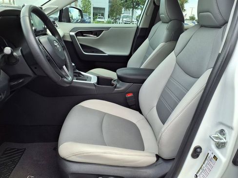 Used 2022 Toyota RAV4 Limited FWD image 39