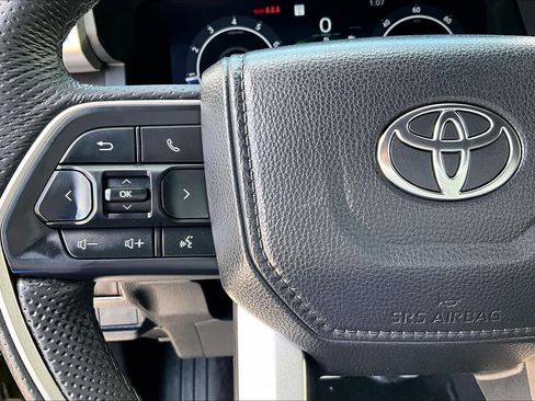 Used 2025 Toyota Tacoma TRD Sport AWD/4WD image 22