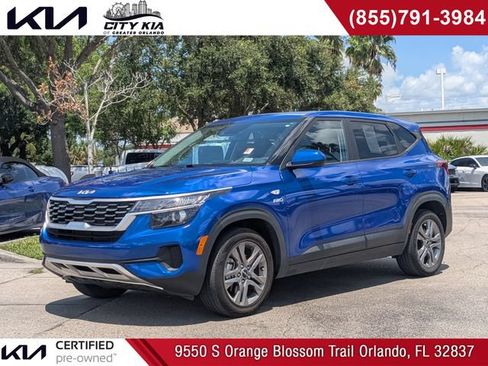 Used 2023 Kia Seltos LX AWD/4WD image 1