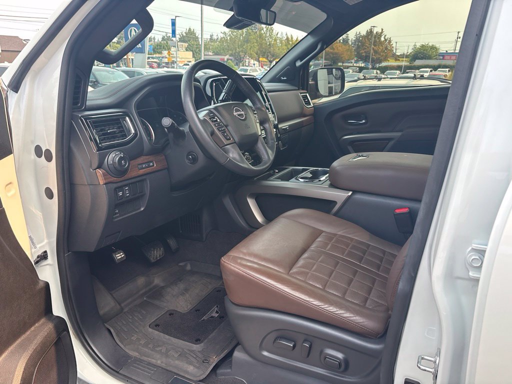 Used 2024 Nissan Titan Platinum Reserve w/ Moonroof Package AWD/4WD image 13
